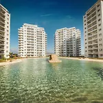 Design Pool View One Bedroom In Caesar & Spa, Long Apartment
