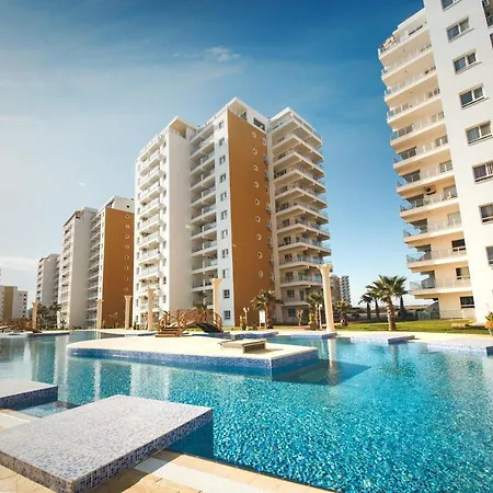 Design Pool View One Bedroom In Caesar & Spa, Long
