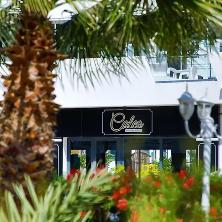 Design Pool View One Bedroom In Caesar & Spa, Long