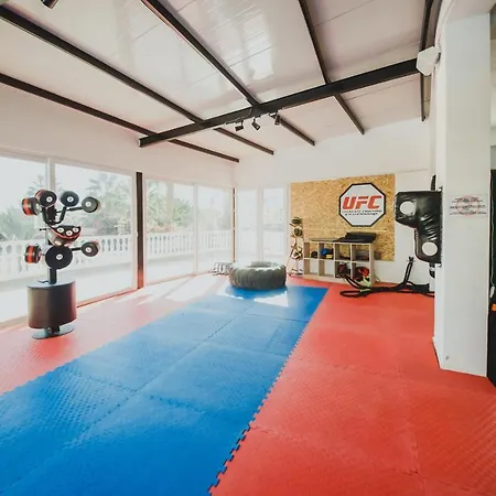 Design Pool View One Bedroom In Caesar & Spa, Long